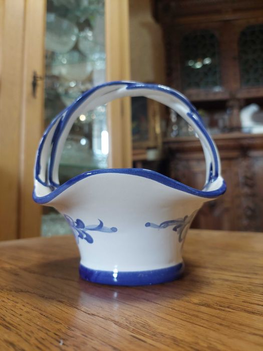 Ozdobny koszyczek ceramiczny Vestal