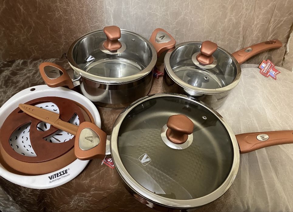 Набір посуду новий