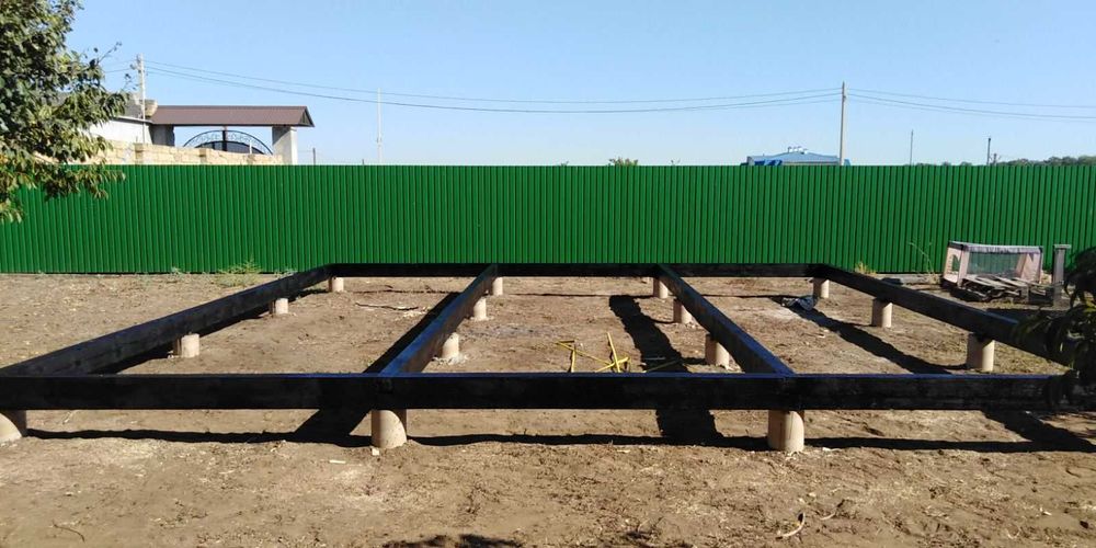 Заливаємо свайний ФУНДАМЕНТ залізобетонний під каркасні будинки
