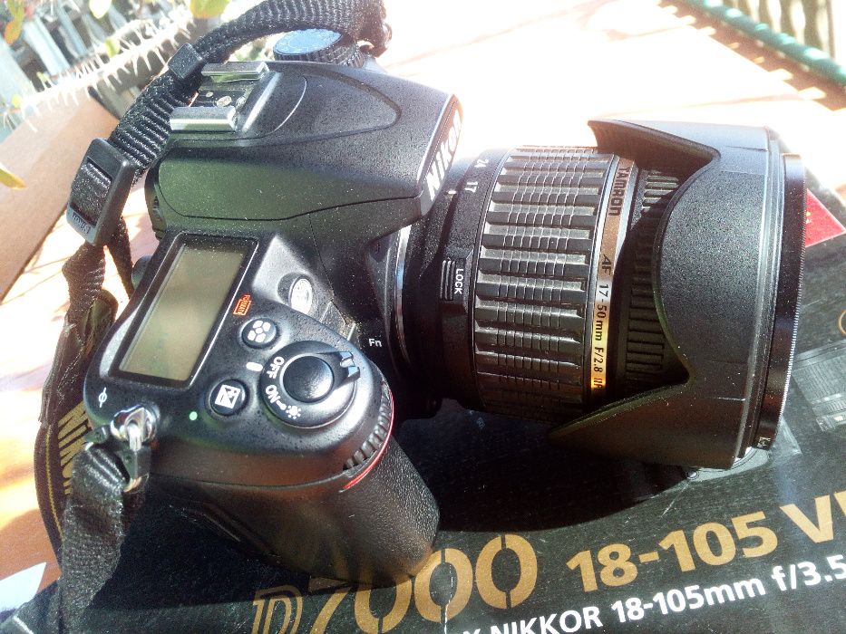 Nikon D7000+ Спалах+ Бустер