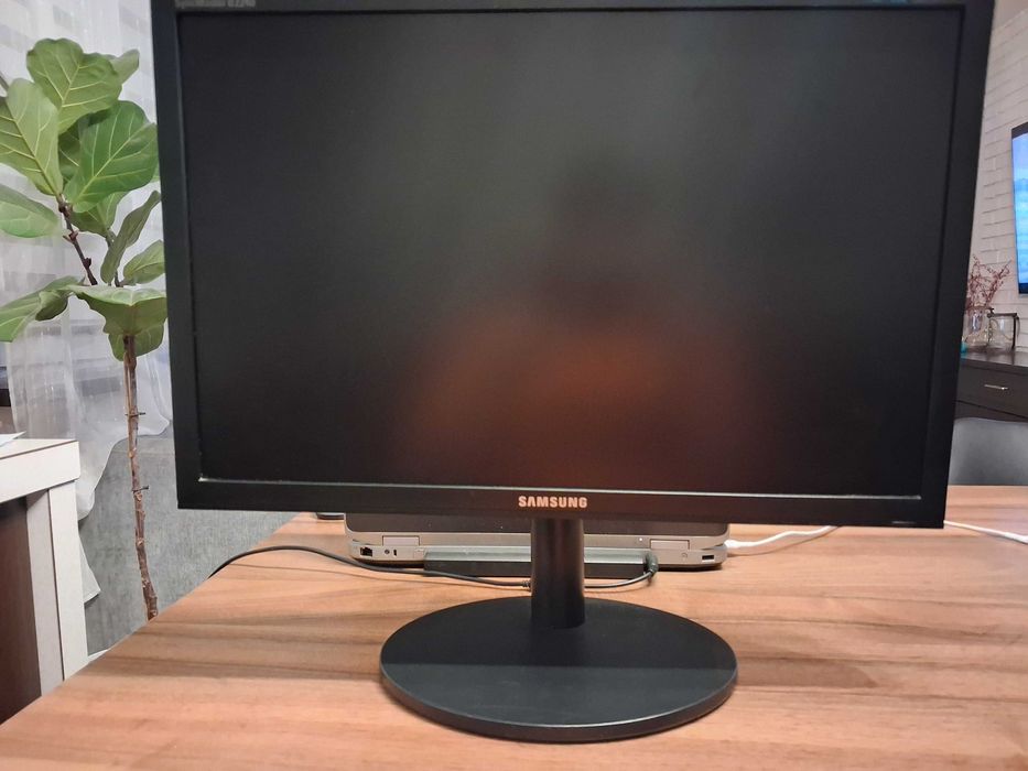 Monitor Samsung - model B2240EMW