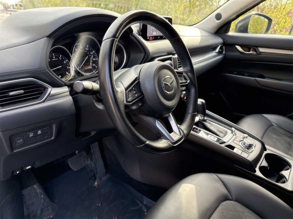 Mazda CX-5 Touring      2018