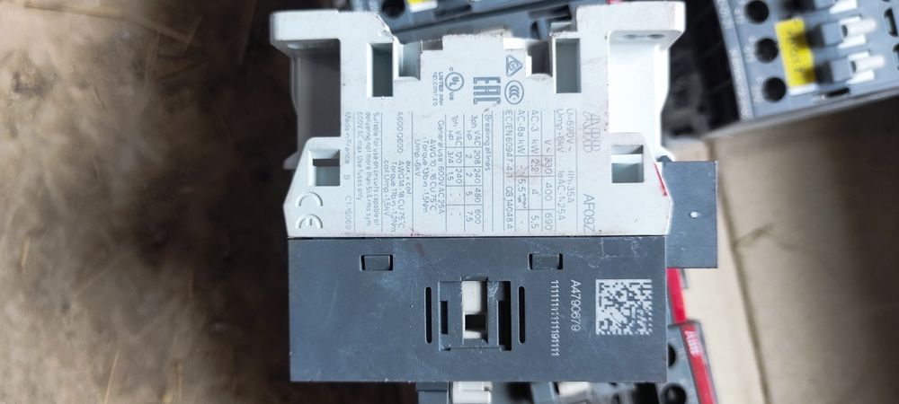 контактор ABB моделі AF09Z-30-01-21
