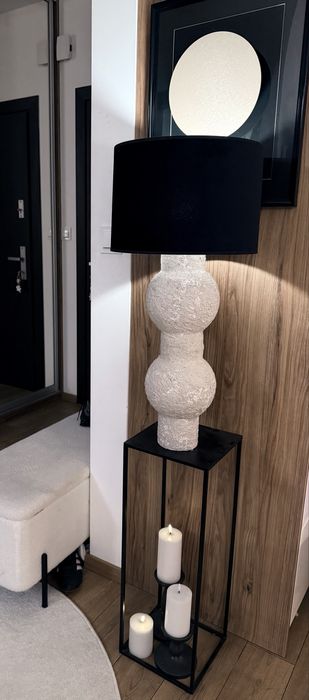 Lampa stojaca duza .