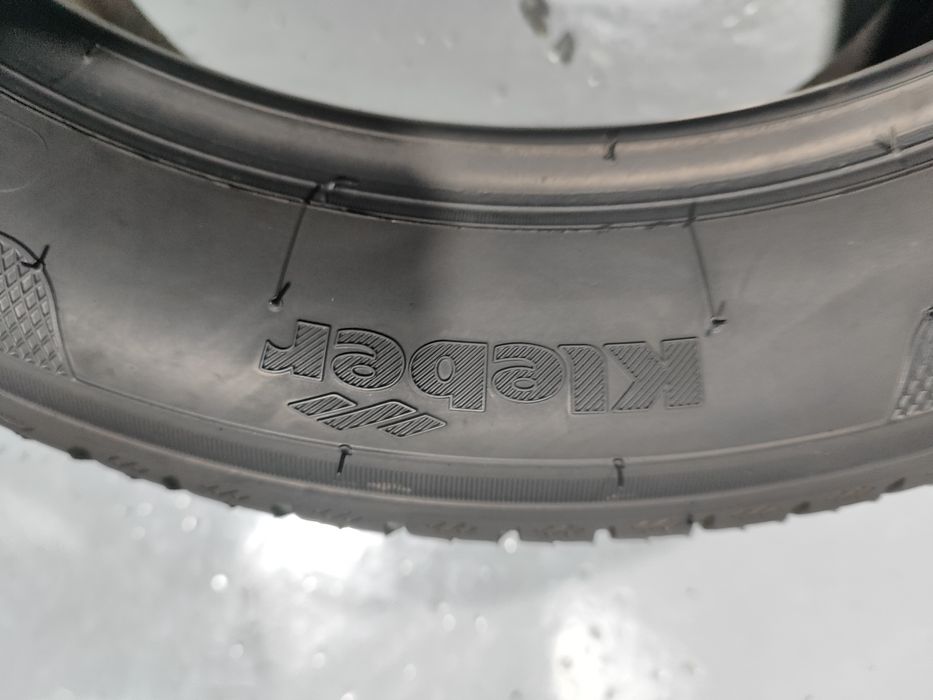 2 pneus semi novos 195-55R16 Kleber - Oferta da Entrega