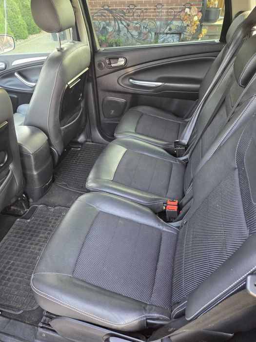 Samichód osobowy Ford S-MAX