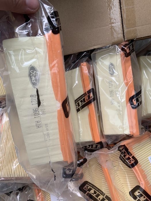 Корпус воздушного фильтра Ford Fiesta 1.6 USA