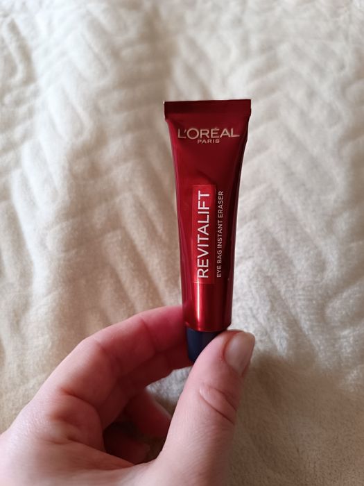 Крем для миттєвого маскування мішків під очима від Лореаль