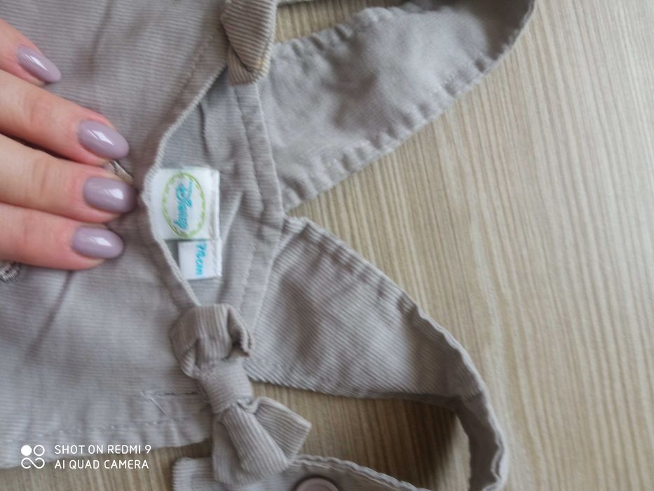 Spodnie ogrodniczki ze Smyka. Rozm. 74 cm.