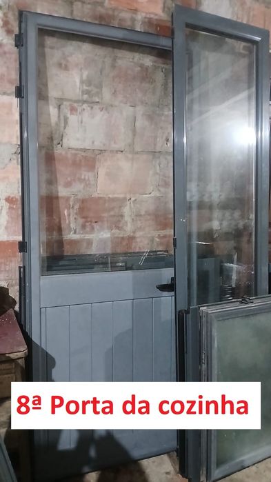 Portas e Janelas com Caixilharia de Alumínio e Vidro Duplo