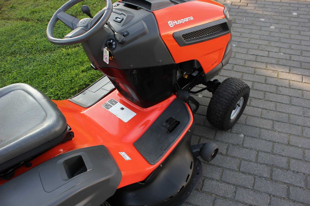 Husqvarna TC142T Tc 142 T TRAKTOREK Kosiarka