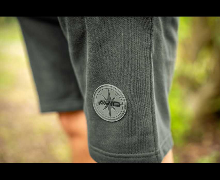 Spodenki wędkarskie outdoor BEARING SHORTS (GREEN) AVID CARP