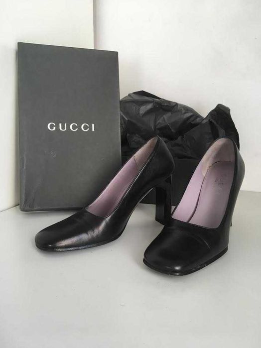 Sapatos altos pretos GUCCI