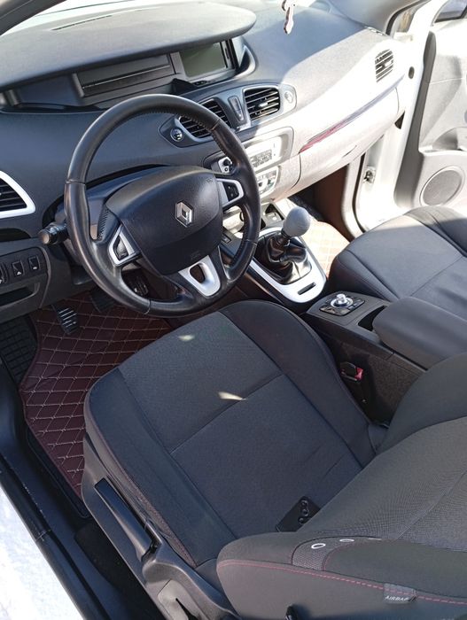 ТЕРМІНОВО. Продам Рено Сценік економний дизель.