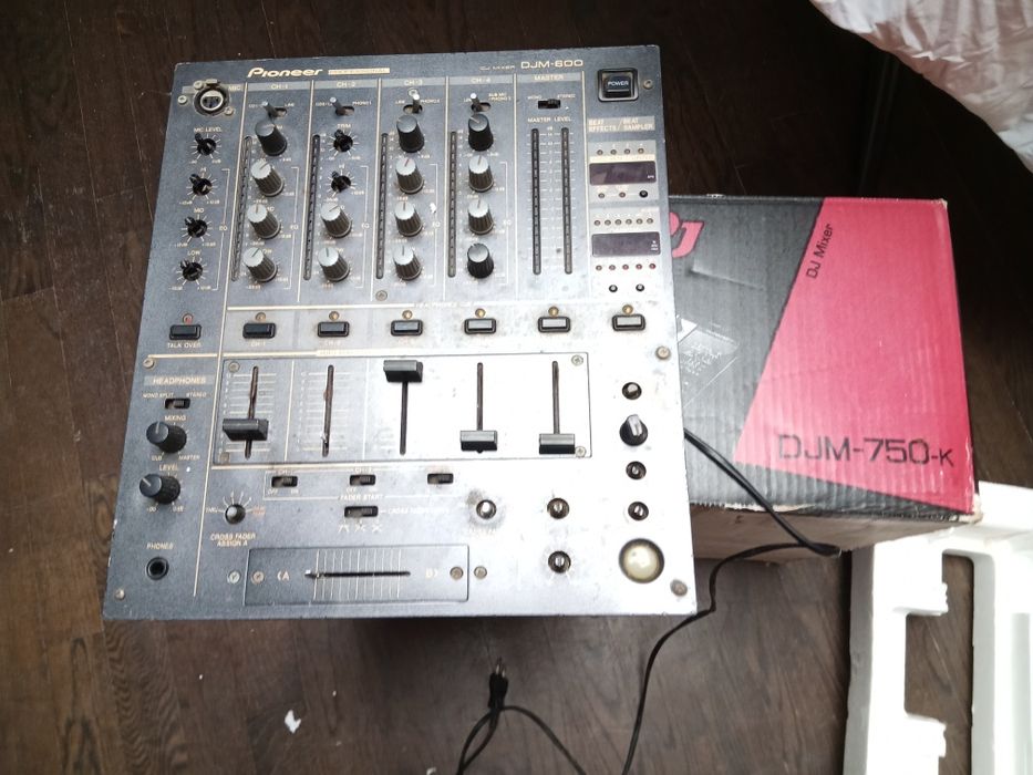 Pioneer DJM 600 mikser