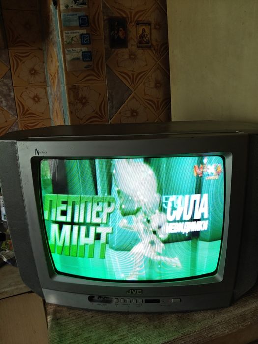 Продам телевизор JVC 21" (54 см)