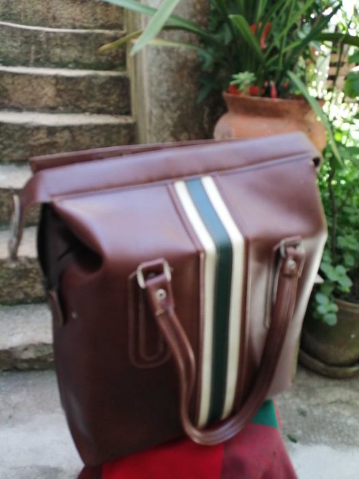 Sacos / Malas de viagem em Couro. Distintos. Pele