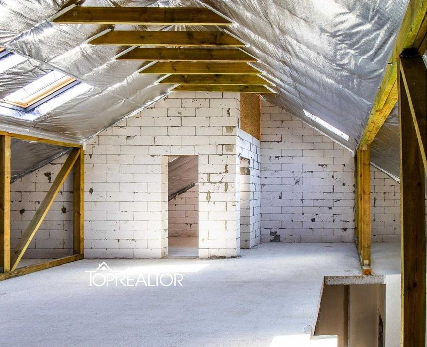 У продажі 2-поверховий будинок в селищі Лісне! лесопарк