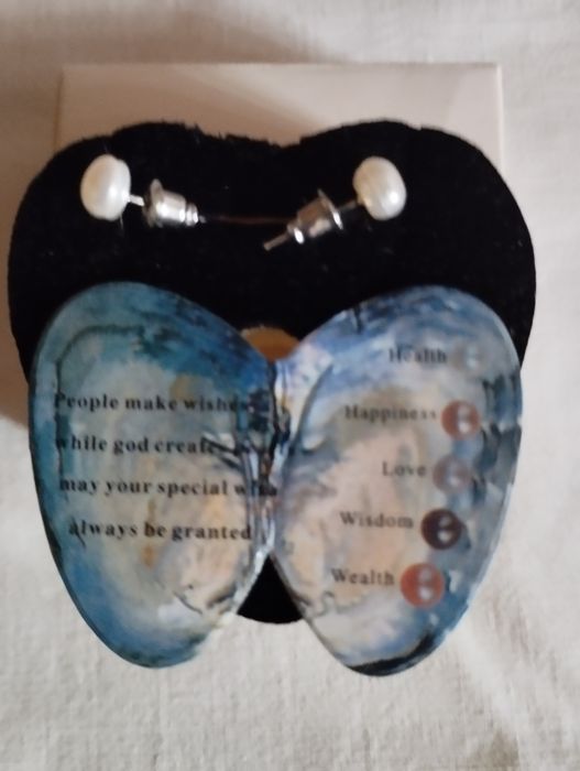 Жемчуг натуральный . Серьги - гвоздики. .