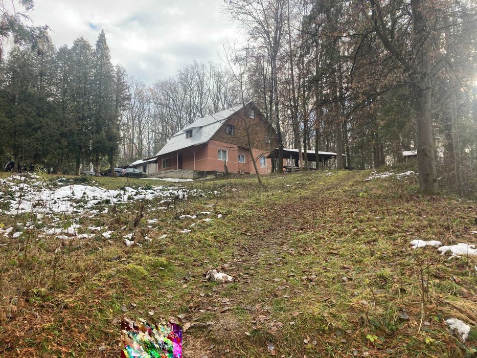 База відпочинку в Карпатах.