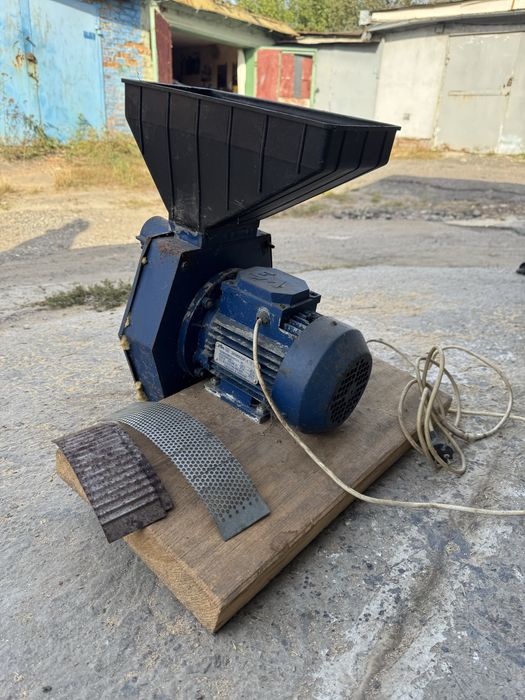 Кормоподрібнювач