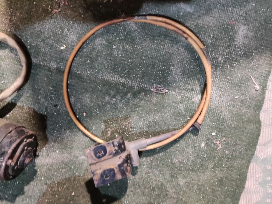 Запчасти на волгу и другие.