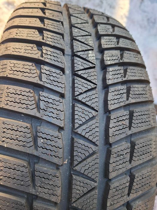 Opony 205/50/17 Falken Eurowinter HS449