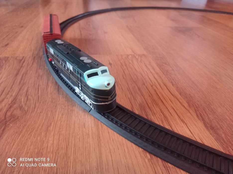 Pociąg elektryczny tory