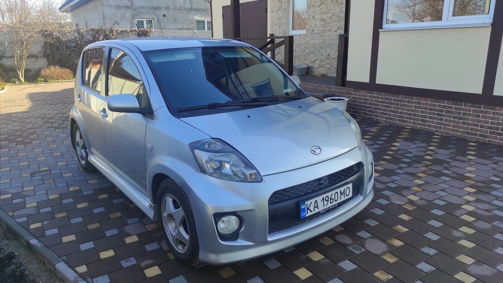 Toyota boon. Daihatsy sirion