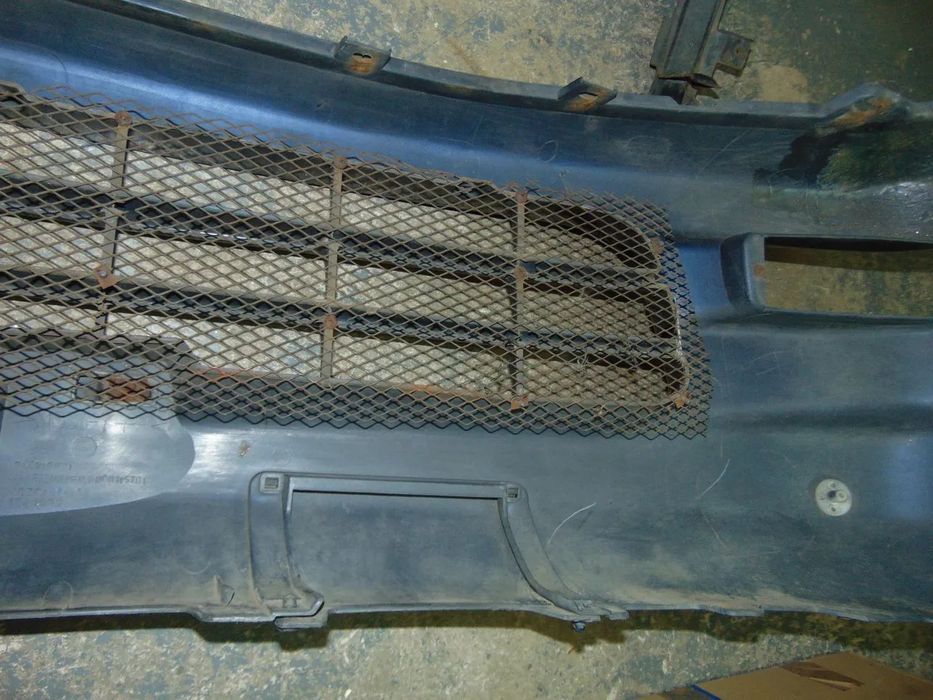 Mitsubishi space gear para-choques