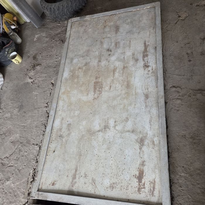 Продам гаражниє ворота.