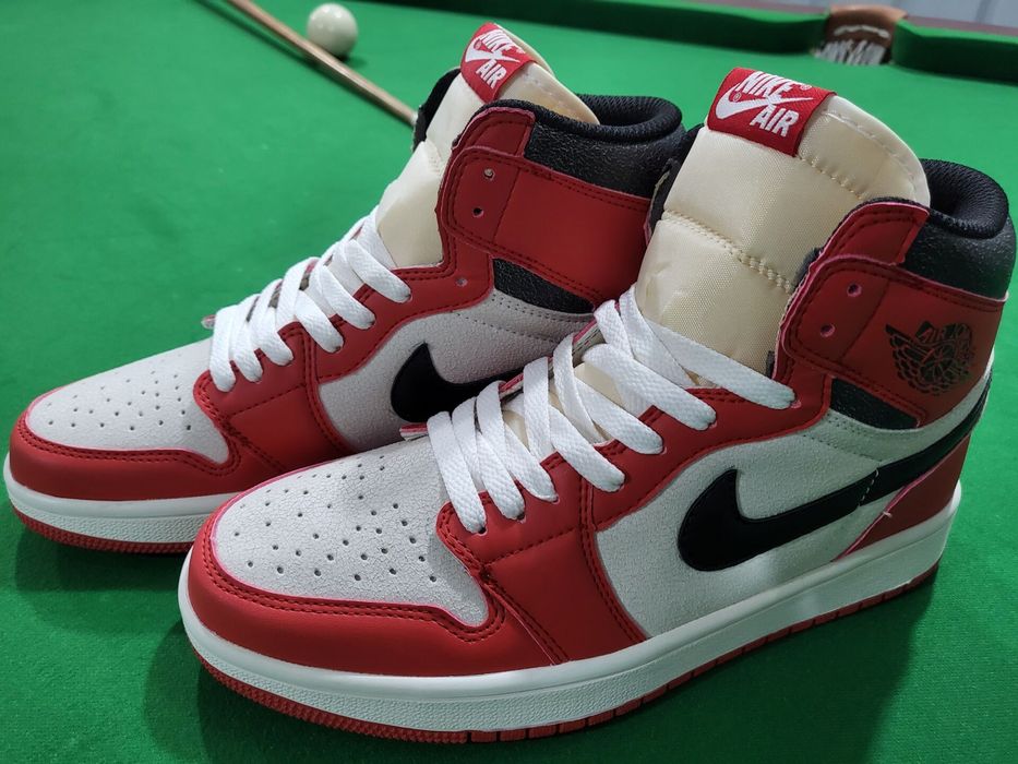 Air Jordan 1 Retro High OG Chicago