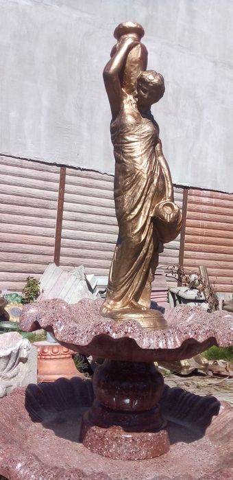 Фонтан садовий з мармурової крихти і високоякісного бетону Б550.