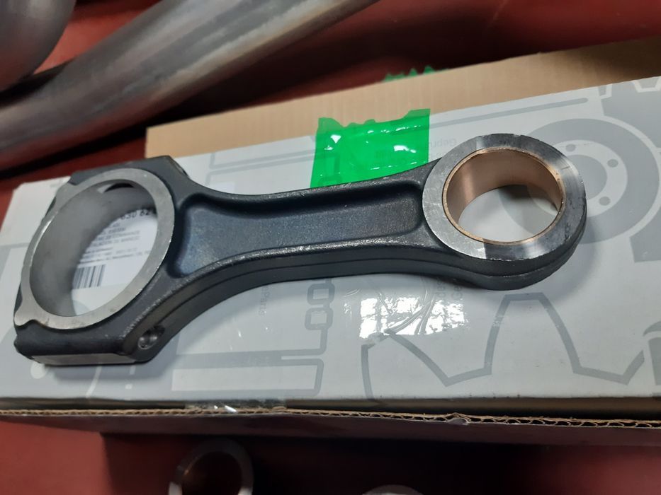 Шатун мотор om651 Мерседес