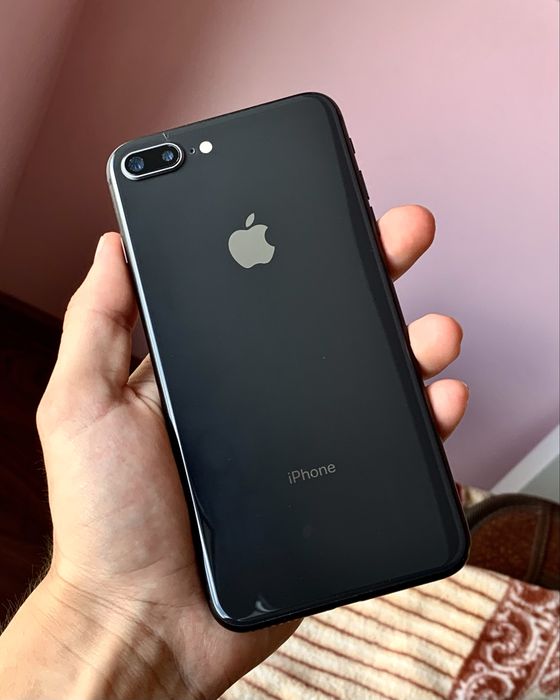 iPhone 8+ 100% батарея