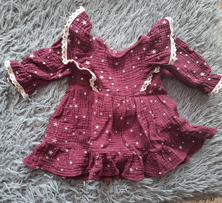 Elegancka sukieneczka niemowlęca