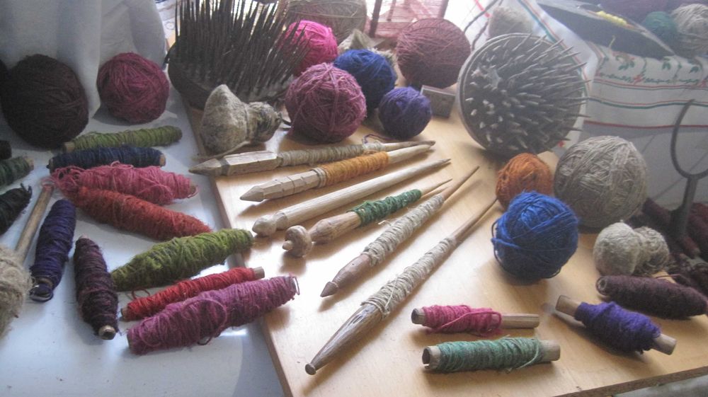 зібрання предметів вжитку минувшини нитки намотувач клубки чесач рогач