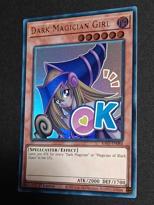 *Novo Set* Yu-Gi-Oh! 1.ª Edição 'Dark Magician Girl' (V.1 - Stramped Ultra Rare) - RA05-084 - Rarity Collection 5 - Carta de 2026
