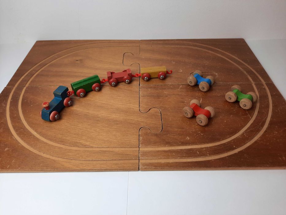Brinquedo antigo/ Pista de comboios em madeira