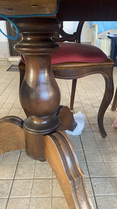 Mesa jantar madeira com seis cadeiras