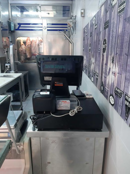 TALHO PRONTO A TRABALHAR (com carteira de clientes e boa localização)