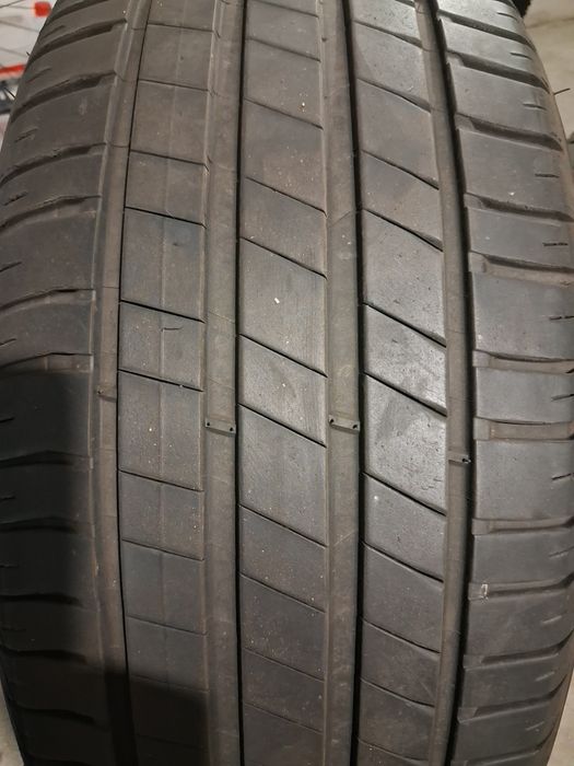 Vendo pneus Usados 215/55 R16