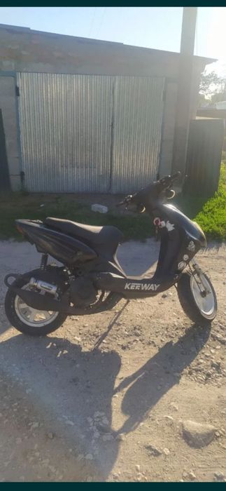 Продаю скутер keeway