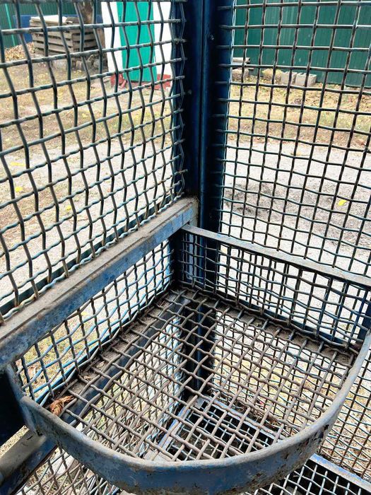 б\в  вольер,розміром 2х4 м,для великої міцьної собаки