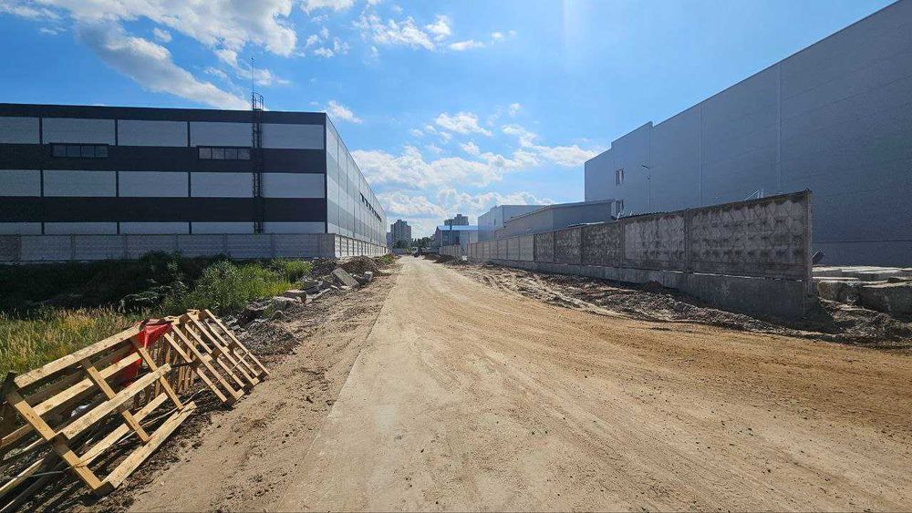 Продаж комерційних, промислових та складських ділянок — Погреби