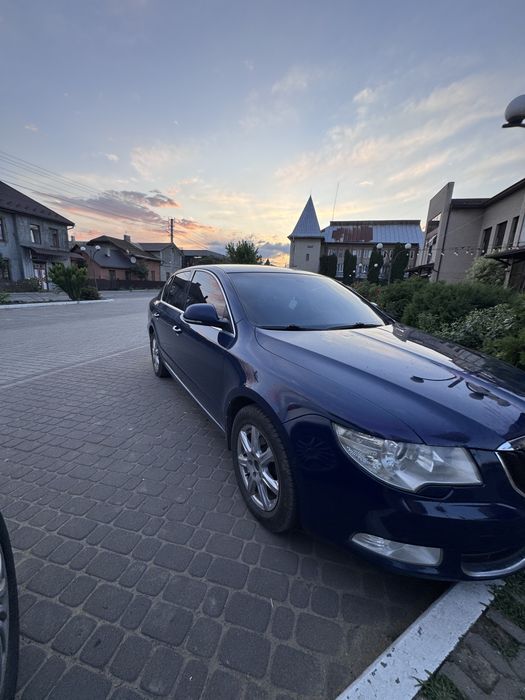 Машина skoda super b 2008