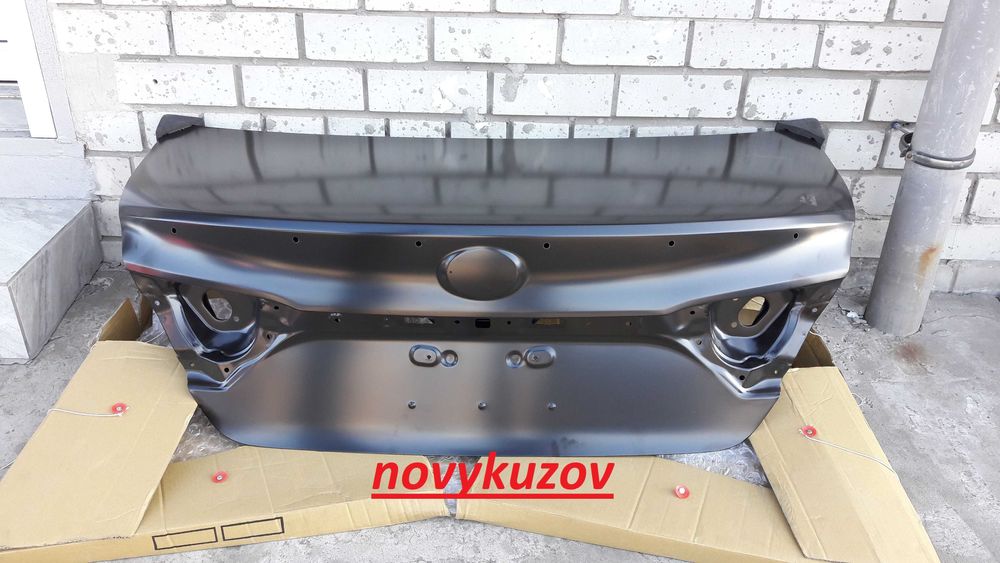 Решетка в бампер   Toyota Camry Тойота Камри 55 14-17 (XV50) USA