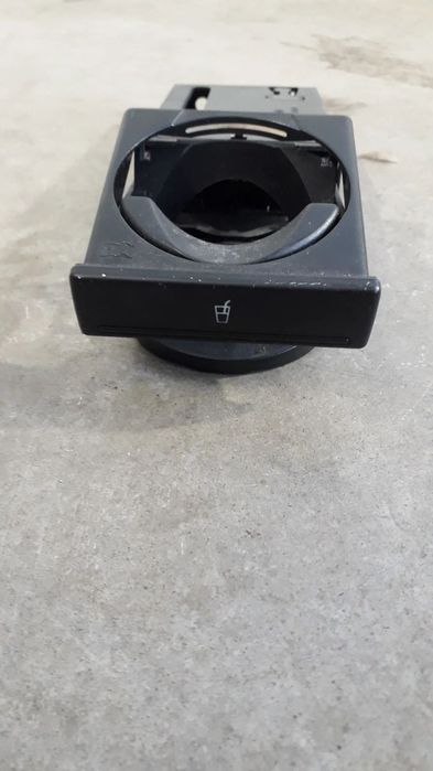 cupholder uchwyt na kubek 8L0862534C A3 8L 1.6 lift