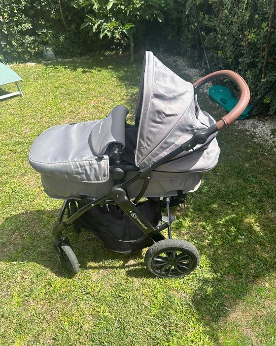 Carrinho de bebé trio