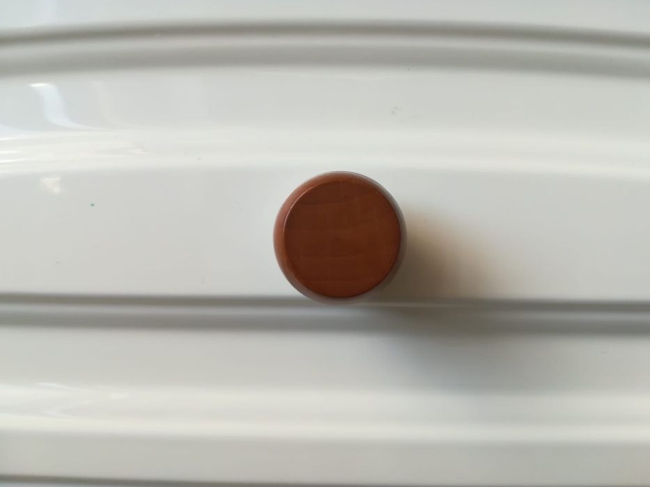 Puxadores em madeira e inox